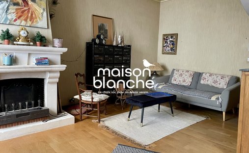 Castle for Sale in Écouflant, Pays de la Loire, France