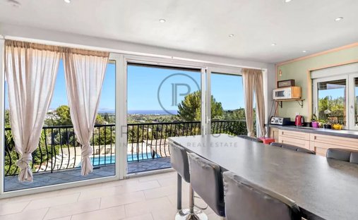 Castle for Sale in Antibes, Provence-Alpes-Côte d'Azur, France