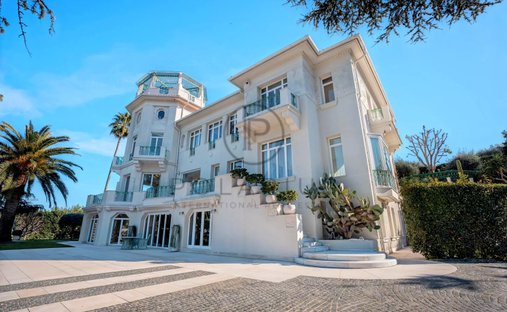 Castle for Sale in Antibes, Provence-Alpes-Côte d'Azur, France