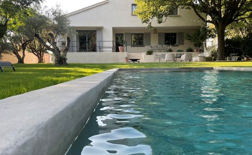 Castle for Sale in Carpentras, Provence-Alpes-Côte d'Azur, France