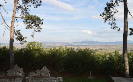 Castle for Sale in Castiglione d'Orcia, Tuscany, Italy