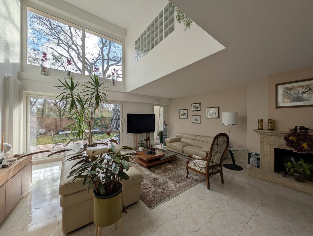 House in Le Village, Elancourt, France 2 - 16888298