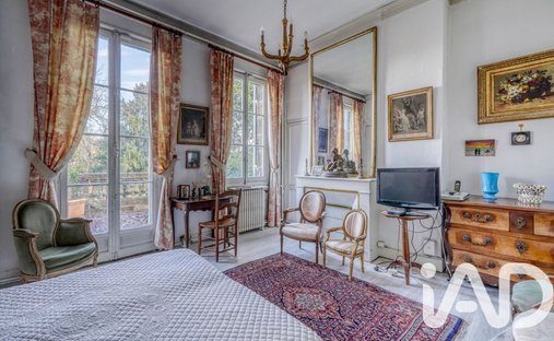 Castle for Sale in Bordeaux, Nouvelle-Aquitaine, France