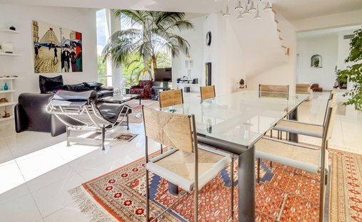 Castle for Sale in Dijon, Bourgogne-Franche-Comté, France