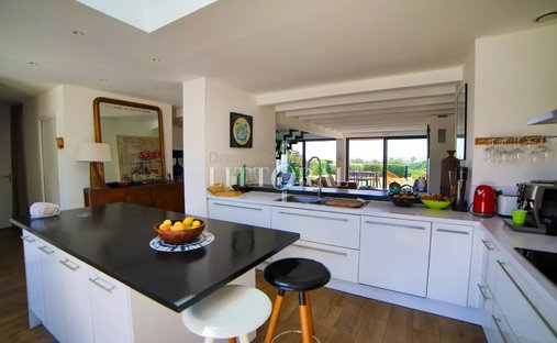 Château Vannes 622.0 Sqm 12 Bedrooms