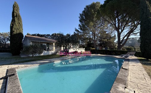 Castle for Sale in Carpentras, Provence-Alpes-Côte d'Azur, France