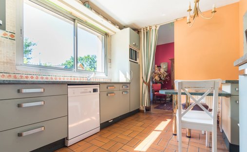 Castle for Sale in Dijon, Bourgogne-Franche-Comté, France