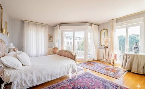 A 19th Century Hotel Château, Restaurant And Outbuilding In Two Hectares Of Grounds Near