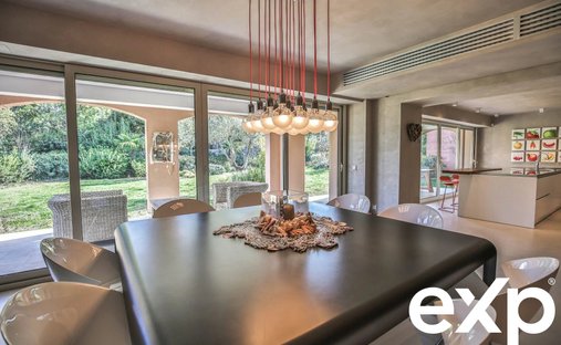 Castle for Sale in Antibes, Provence-Alpes-Côte d'Azur, France