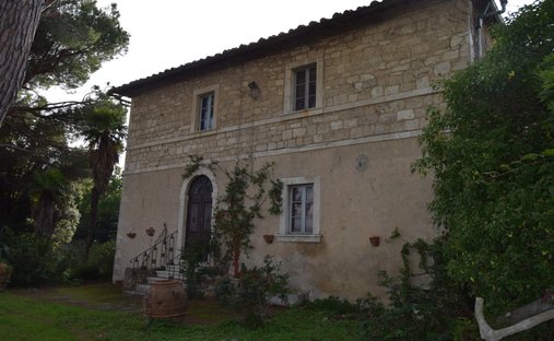 Castle for Sale in Castiglione d'Orcia, Tuscany, Italy