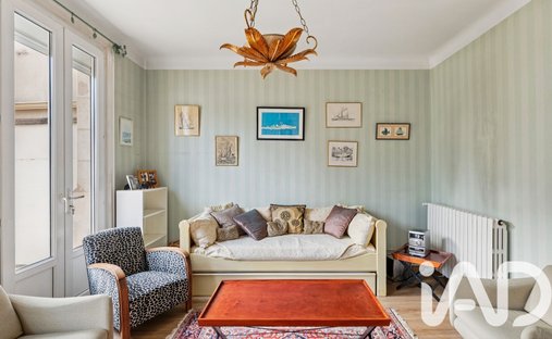 Superb 18th Century Château With C. 12 Ha Of Land