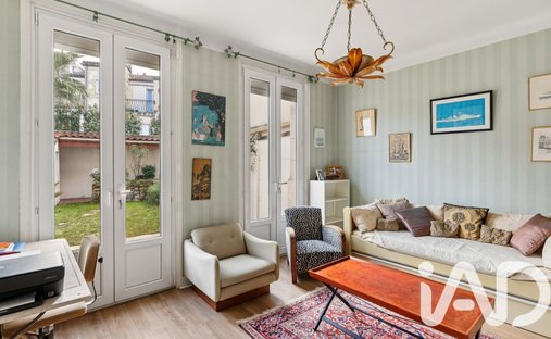 Superb 18th Century Château With C. 12 Ha Of Land