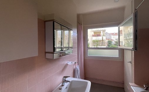 Castle for Sale in Versailles, Île-de-France, France