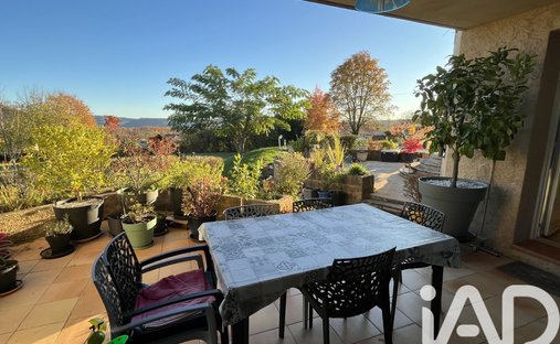 Off Market Classified 17th Century Castle With 15 Ha Estate In The Luberon