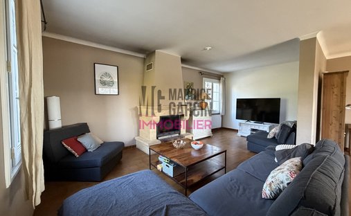 Castle for Sale in Carpentras, Provence-Alpes-Côte d'Azur, France