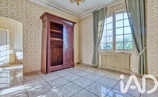 Castle for Sale in Mérignac, Nouvelle-Aquitaine, France