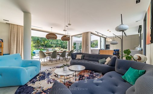 Castle for Sale in Montpellier, Occitanie, France