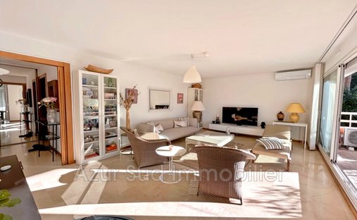 Castle for Sale in Antibes, Provence-Alpes-Côte d'Azur, France