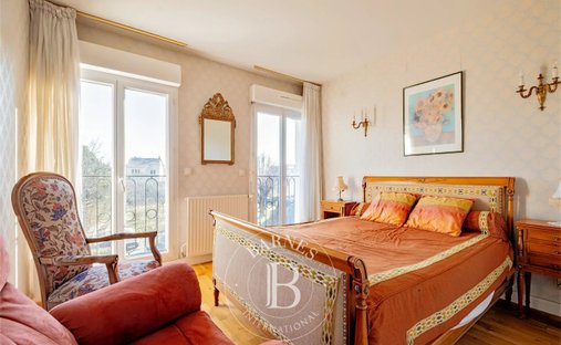 A 19th Century Hotel Château, Restaurant And Outbuilding In Two Hectares Of Grounds Near