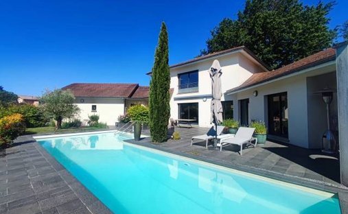 Castle for Sale in Bourg-en-Bresse, Auvergne-Rhône-Alpes, France