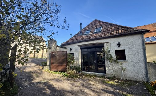 Castle for Sale in Dijon, Bourgogne-Franche-Comté, France