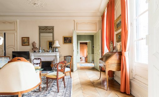 Castle for Sale in Dijon, Bourgogne-Franche-Comté, France