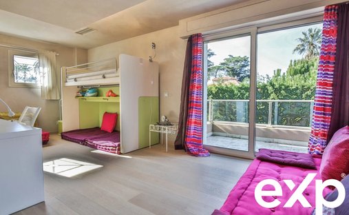 Castle for Sale in Antibes, Provence-Alpes-Côte d'Azur, France