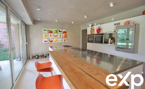 Castle for Sale in Antibes, Provence-Alpes-Côte d'Azur, France