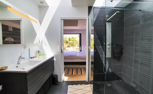 Château Vannes 622.0 Sqm 12 Bedrooms