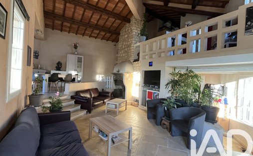 Off Market Classified 17th Century Castle With 15 Ha Estate In The Luberon