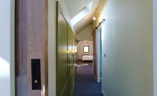 Castle for Sale in Houdan, Île-de-France, France