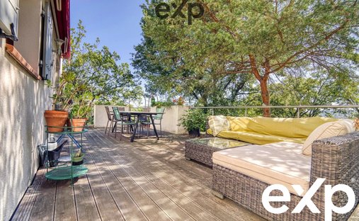 Castle for Sale in Manosque, Provence-Alpes-Côte d'Azur, France