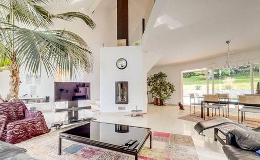 Castle for Sale in Dijon, Bourgogne-Franche-Comté, France