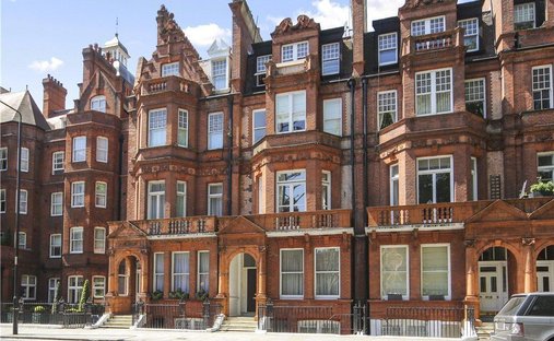Apartment in Belgravia, Westminster, England 1