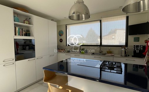 Château Vannes 622.0 Sqm 12 Bedrooms