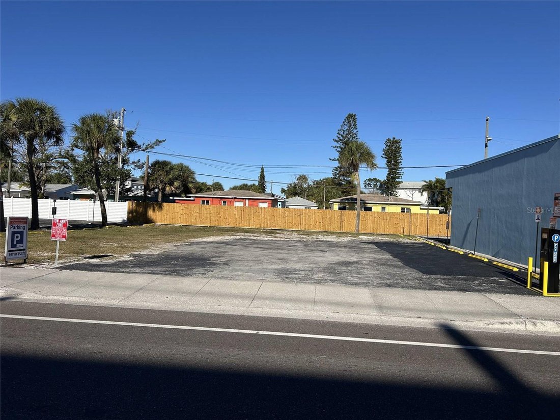 Land in Madeira Beach, Florida, United States 1 - 16860022