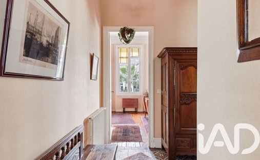 Superb 18th Century Château With C. 12 Ha Of Land