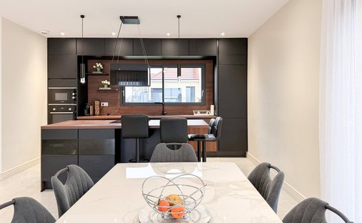 Castle for Sale in Dijon, Bourgogne-Franche-Comté, France