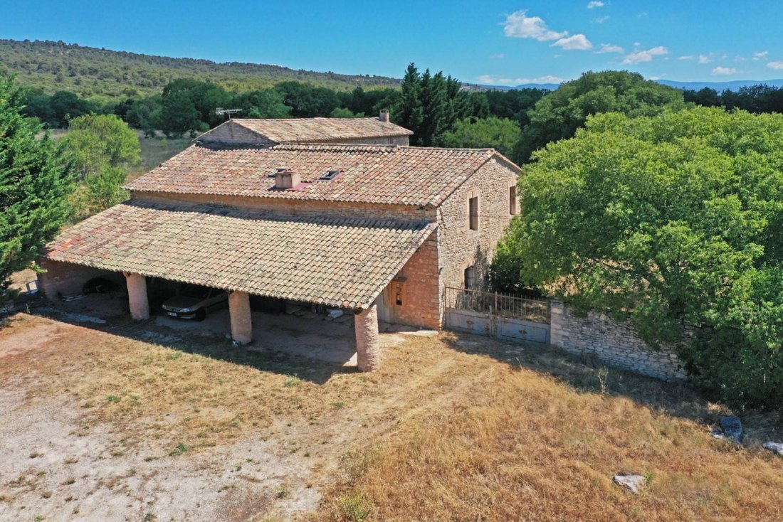 House in Gordes, Provence-Alpes-Côte d'Azur, France 3 - 16876307