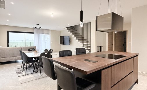 Castle for Sale in Dijon, Bourgogne-Franche-Comté, France