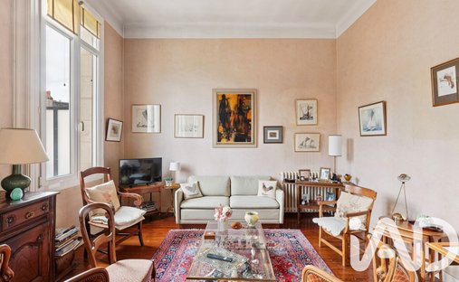 Superb 18th Century Château With C. 12 Ha Of Land