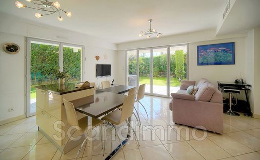 Castle for Sale in Antibes, Provence-Alpes-Côte d'Azur, France