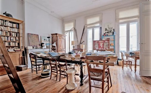 Superb 18th Century Château With C. 12 Ha Of Land