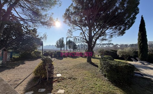 Castle for Sale in Carpentras, Provence-Alpes-Côte d'Azur, France