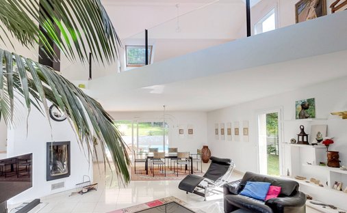 Castle for Sale in Dijon, Bourgogne-Franche-Comté, France