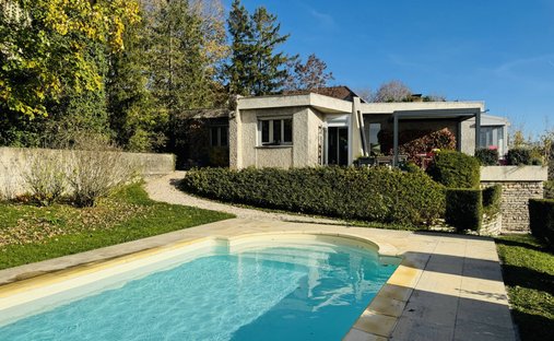 Castle for Sale in Dijon, Bourgogne-Franche-Comté, France