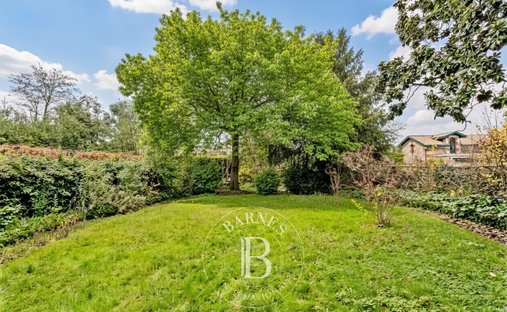 Superb 18th Century Château With C. 12 Ha Of Land