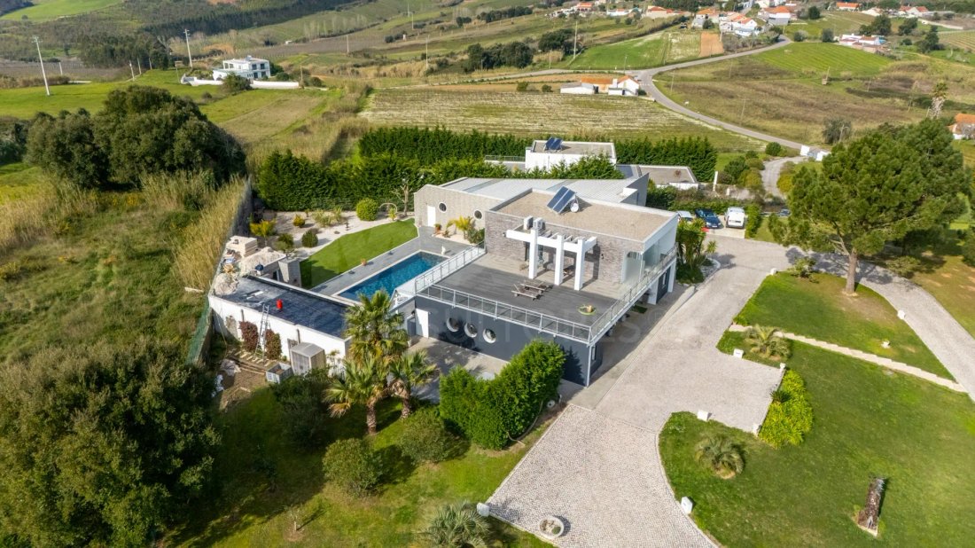 Villa in Carvalhal, Leiria District, Portugal 1 - 15219279