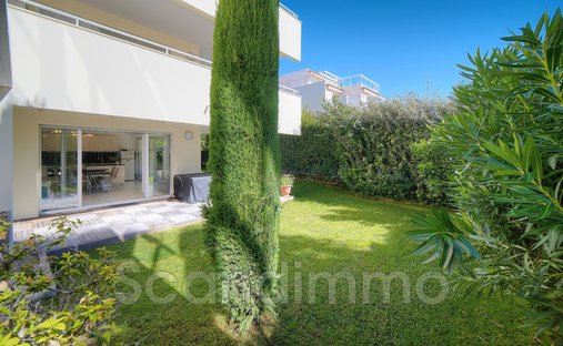 Castle for Sale in Antibes, Provence-Alpes-Côte d'Azur, France