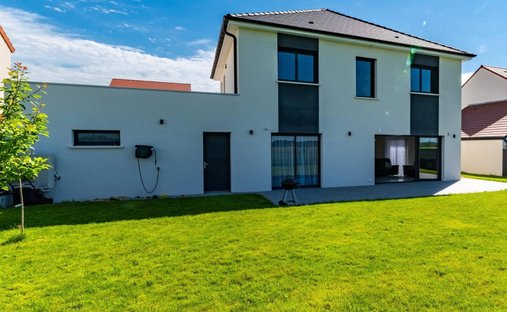 Castle for Sale in Dijon, Bourgogne-Franche-Comté, France